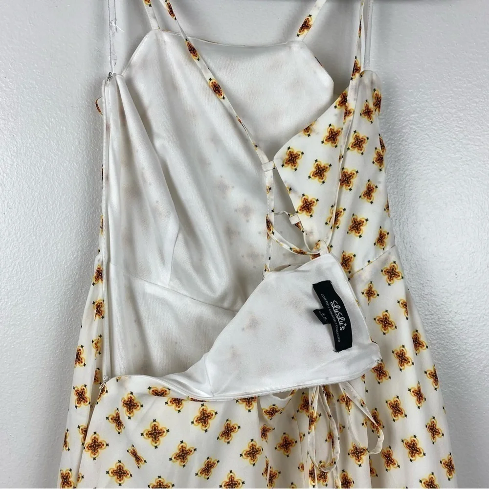 Lulu's Bloom of Youth Ivory Print Apron Neck Open Back Skater Mini Dress Size XS - Picture 8 of 10